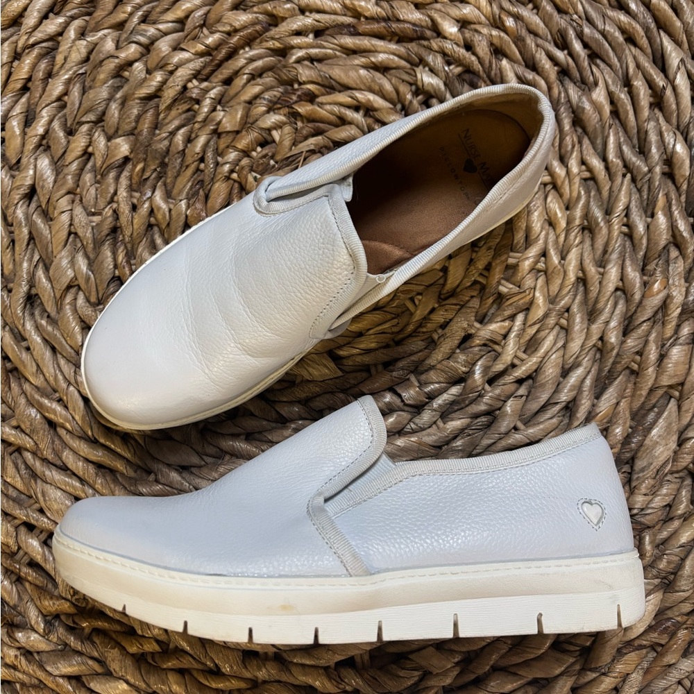 Nurse Mates Leather White Nursing Shoes Size 9